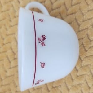 Vintage Corning Cup Set